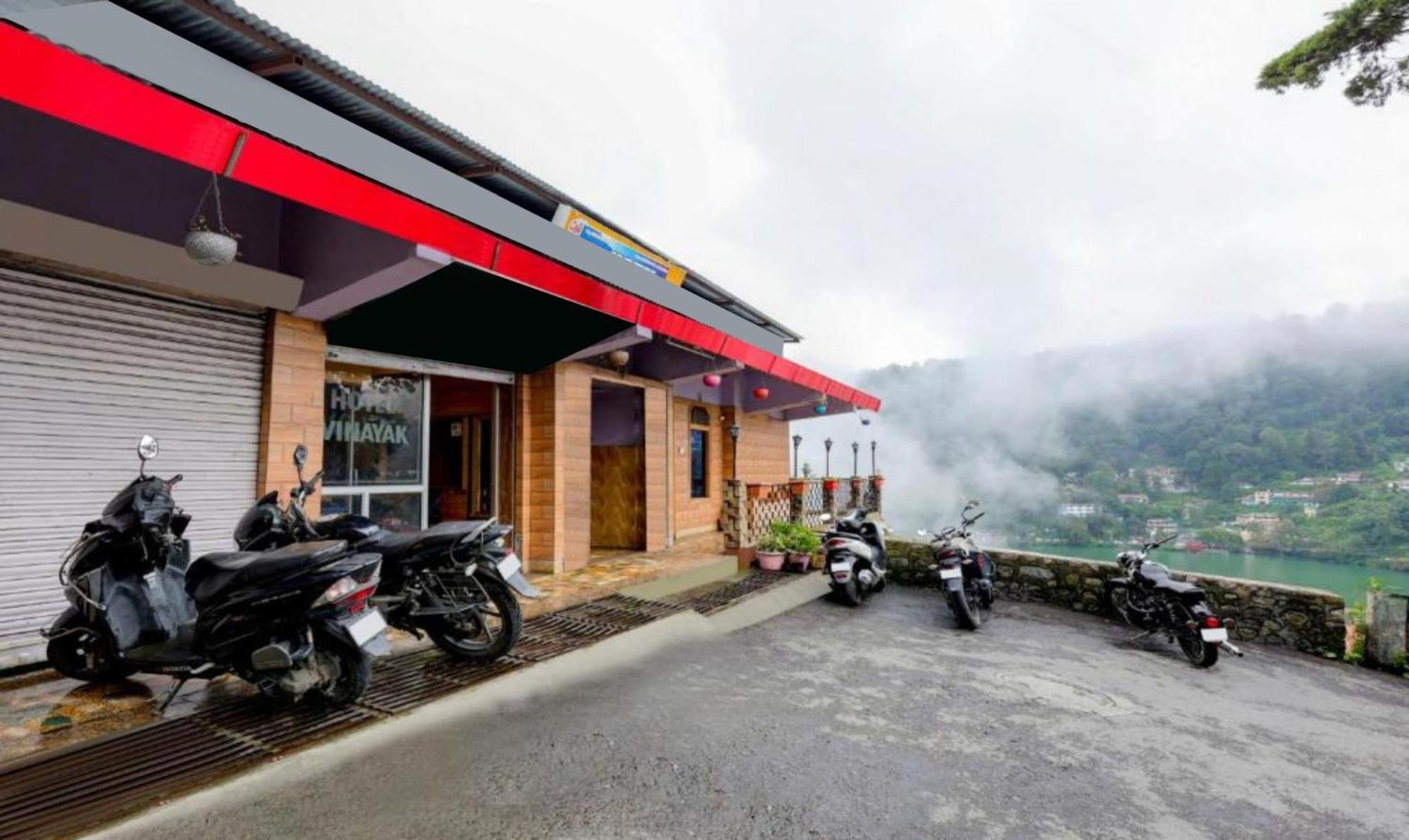 Hotel Vinayak Nainital Near Mall Road Lake View Room 외부 사진