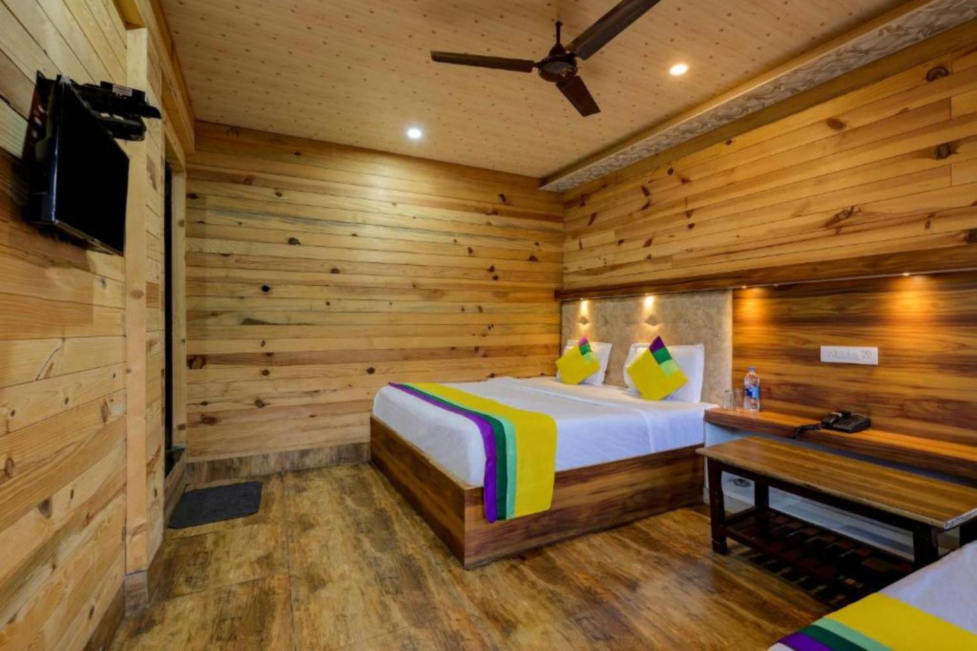 Hotel Vinayak Nainital Near Mall Road Lake View Room 외부 사진