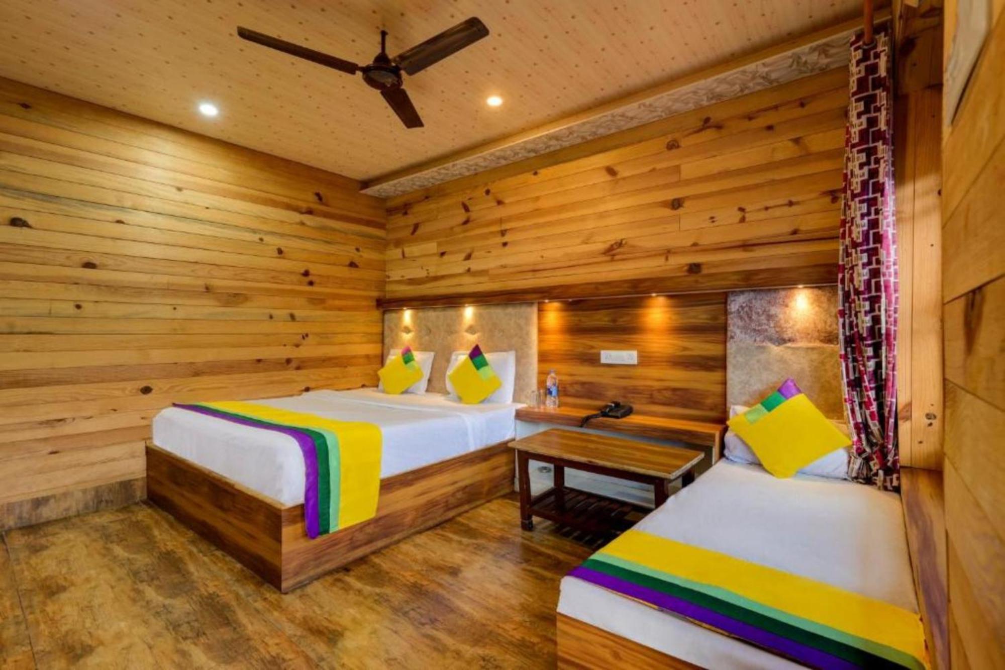Hotel Vinayak Nainital Near Mall Road Lake View Room 외부 사진