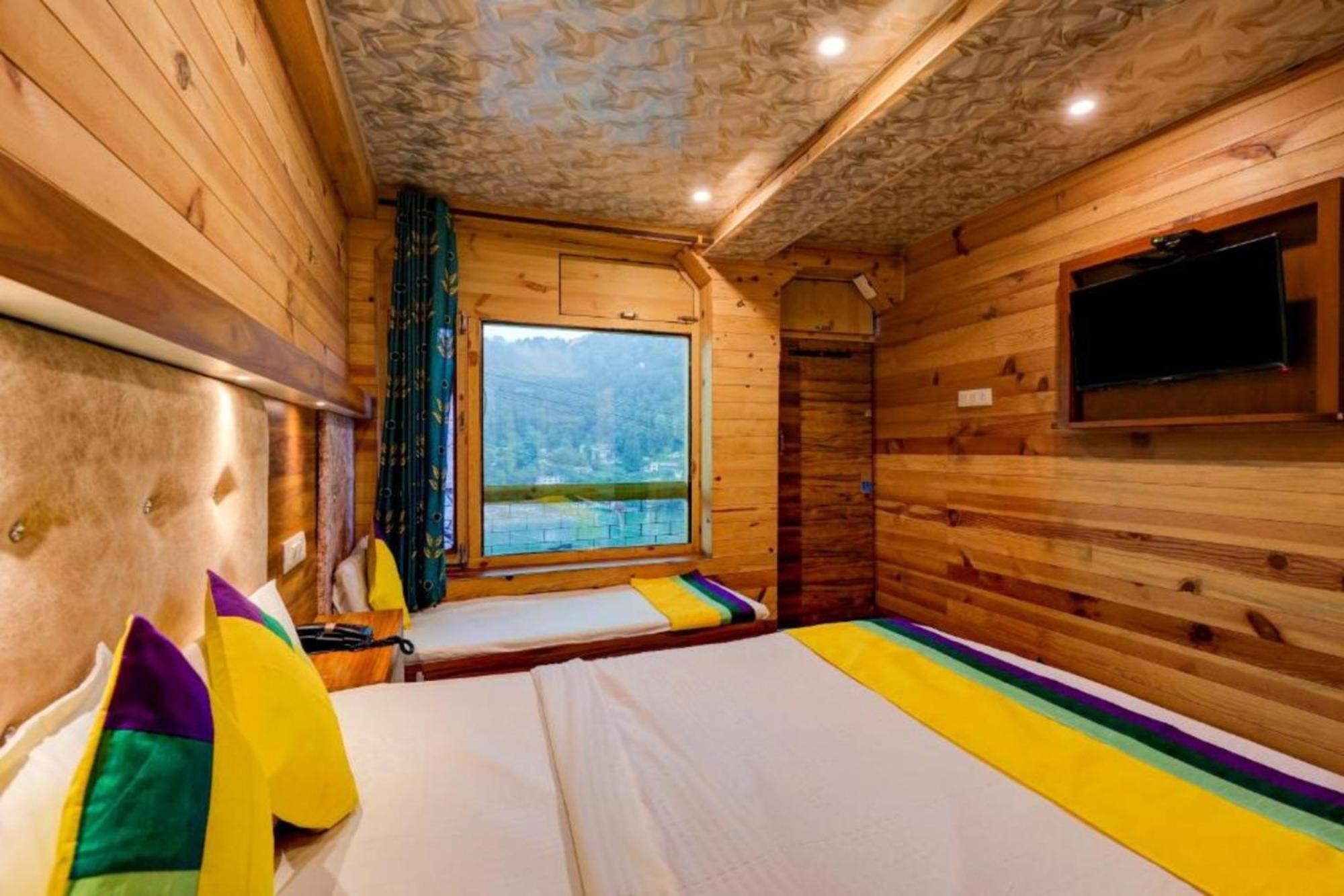 Hotel Vinayak Nainital Near Mall Road Lake View Room 외부 사진